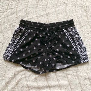 Old Navy Black and White Print Soft Shorts